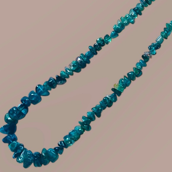 Handmade Jewelry - Natural Blue Apatite Beaded Necklace. NWOT screw connector
